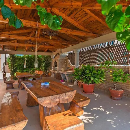 Apartment In Medulin With A Garden Medulin